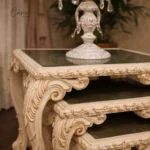 طاولة مدخل كلاسيكية دائرية خشب زان محفور بطلاء معتق وسطح رخام طبيعي من كاني هوم.