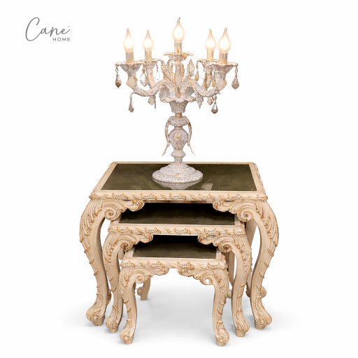 طقم طاولات خدمة 3 قطع خشب محفور يدوياً لون أوف وايت وذهب من كاني هوم.